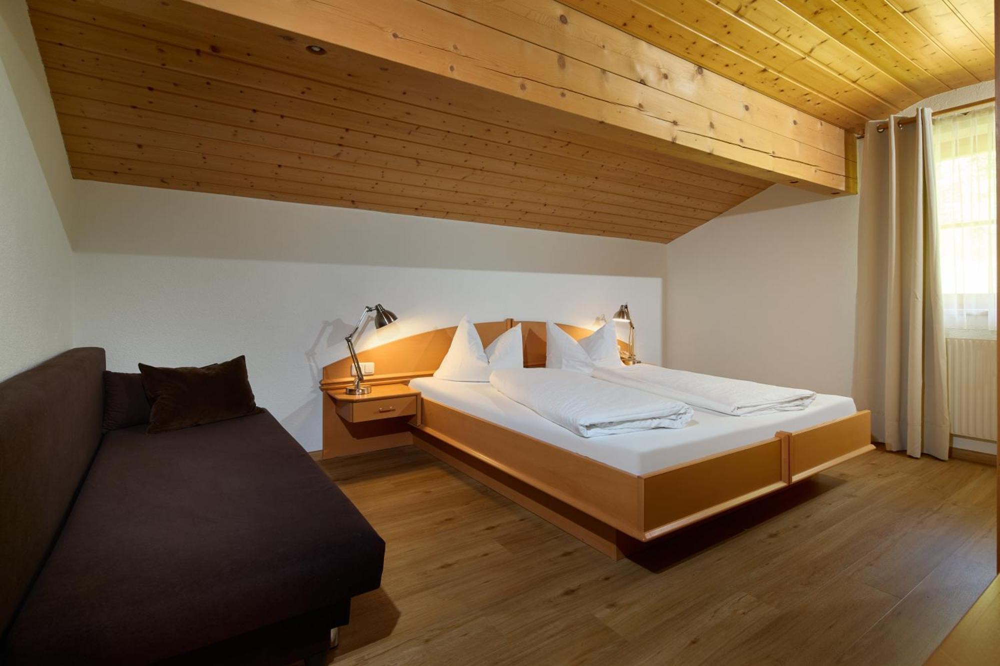 Haus Altana Apartment Гарделен Екстериор снимка