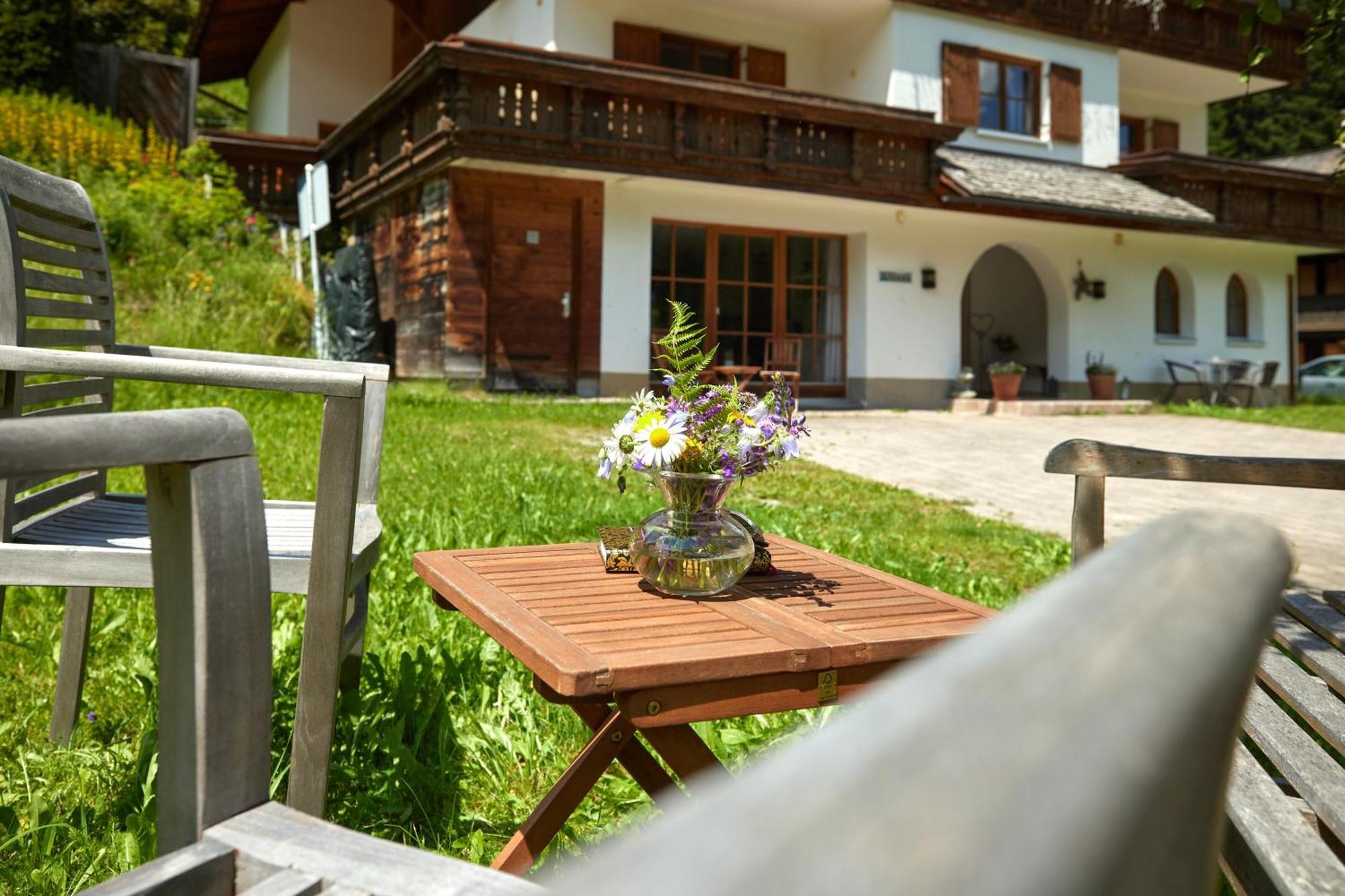 Haus Altana Apartment Гарделен Екстериор снимка