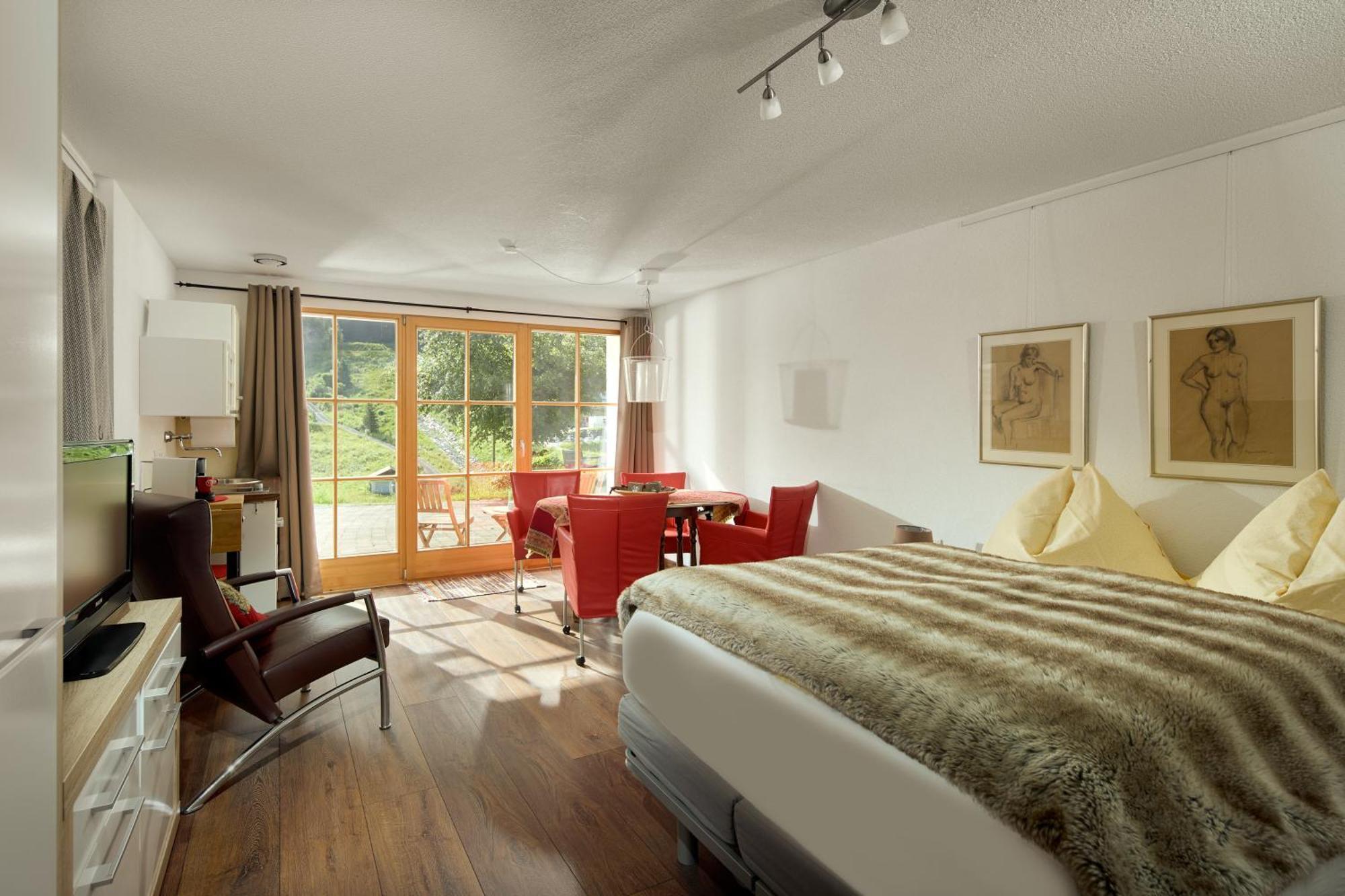 Haus Altana Apartment Гарделен Стая снимка