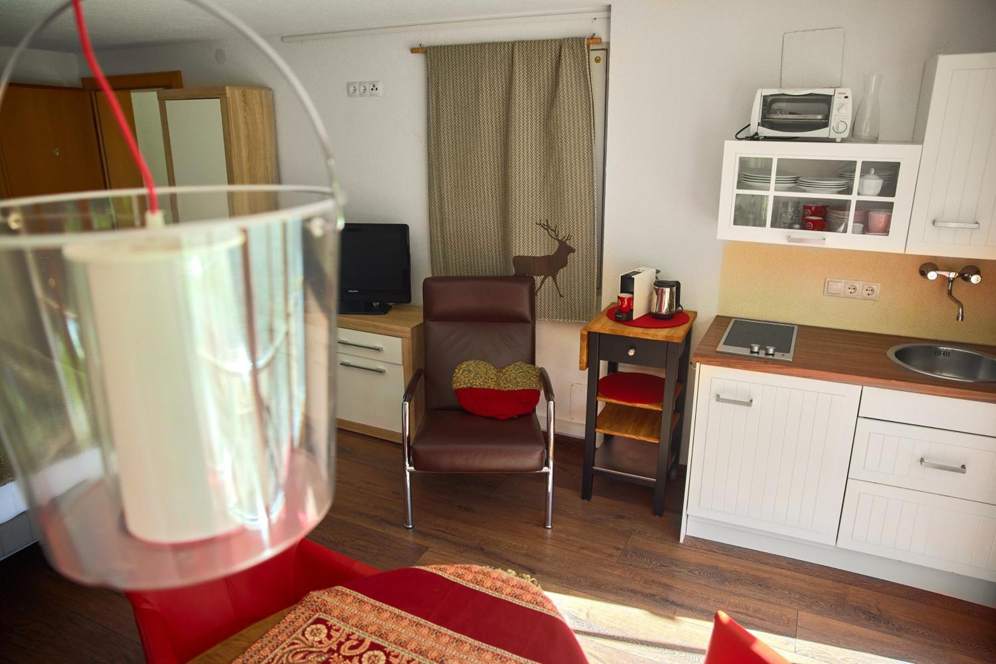 Haus Altana Apartment Гарделен Стая снимка